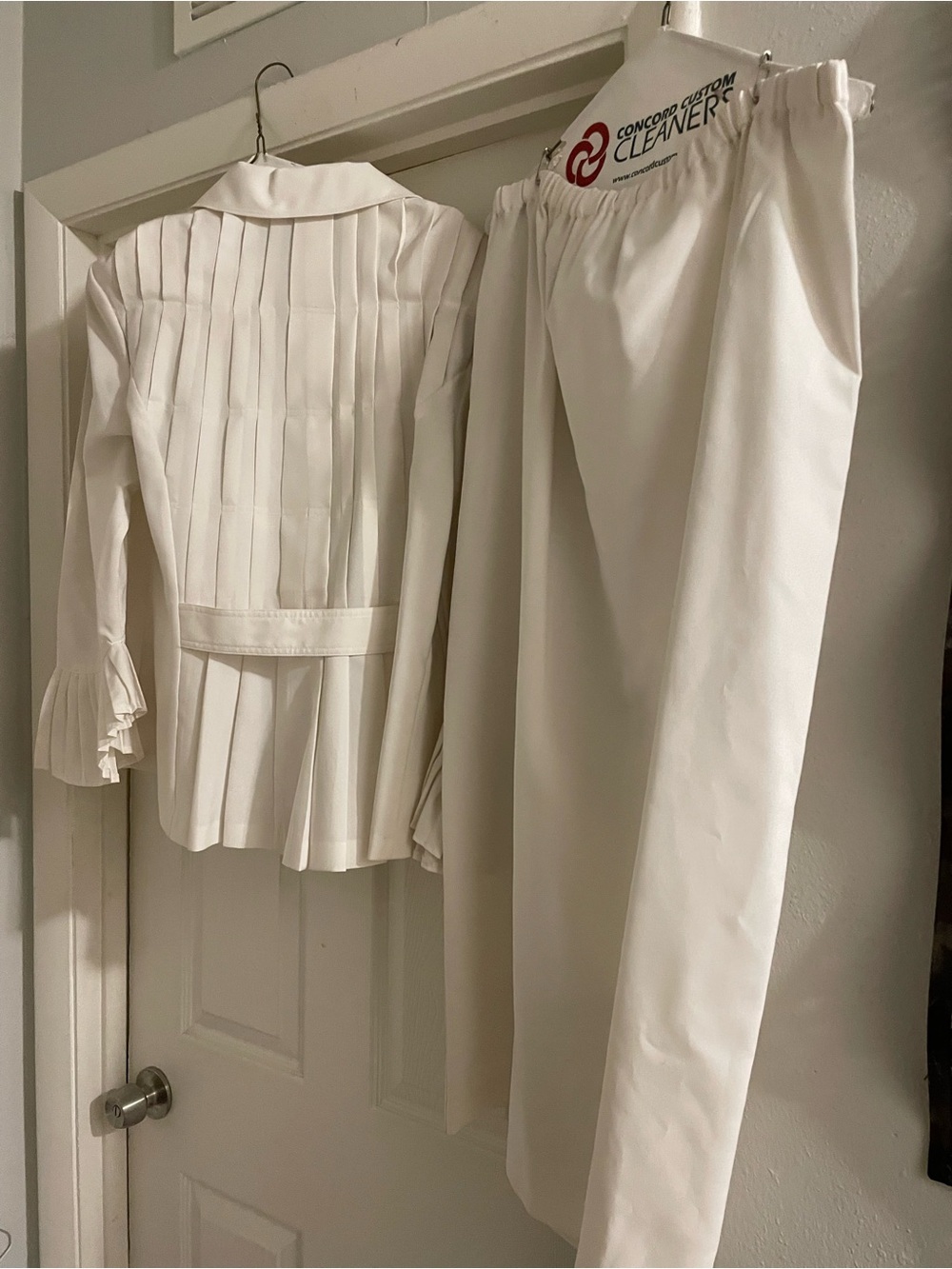 Women’s White Elastic-Waist with skirt